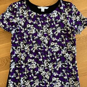 Diane Von Furstenberg DVF 100% silk front Floral Short Sleeve Top
